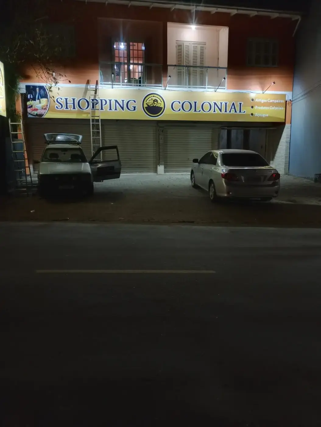 Shopping Colonial: Fachada iluminada